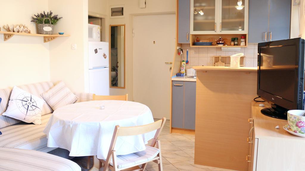 Green Garden Apartment أوباتيا الغرفة الصورة